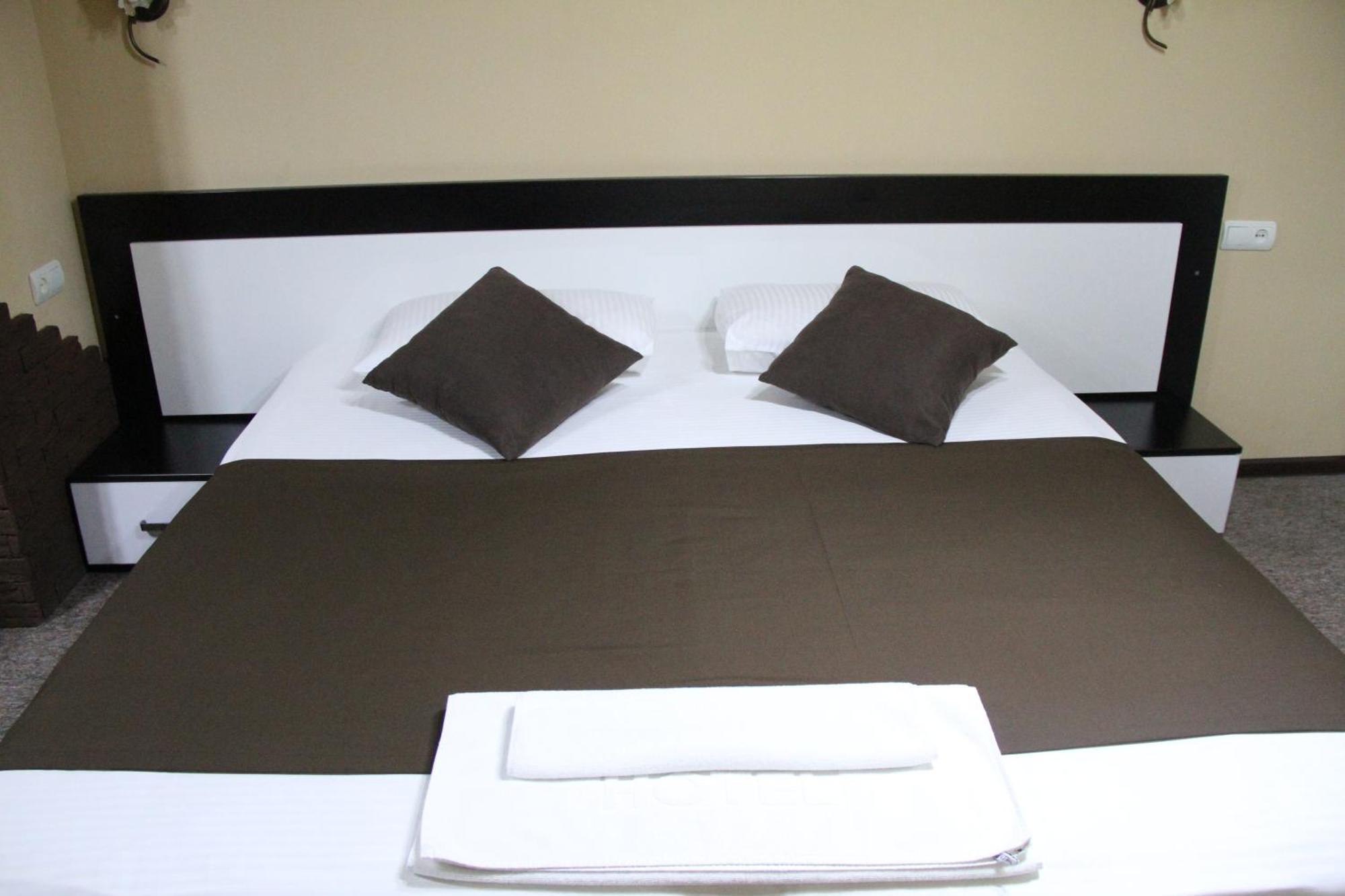 Hotel Diplomat Tbilisi Zimmer foto